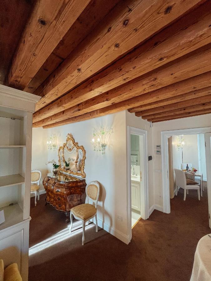 Ai Savi Di Venezia